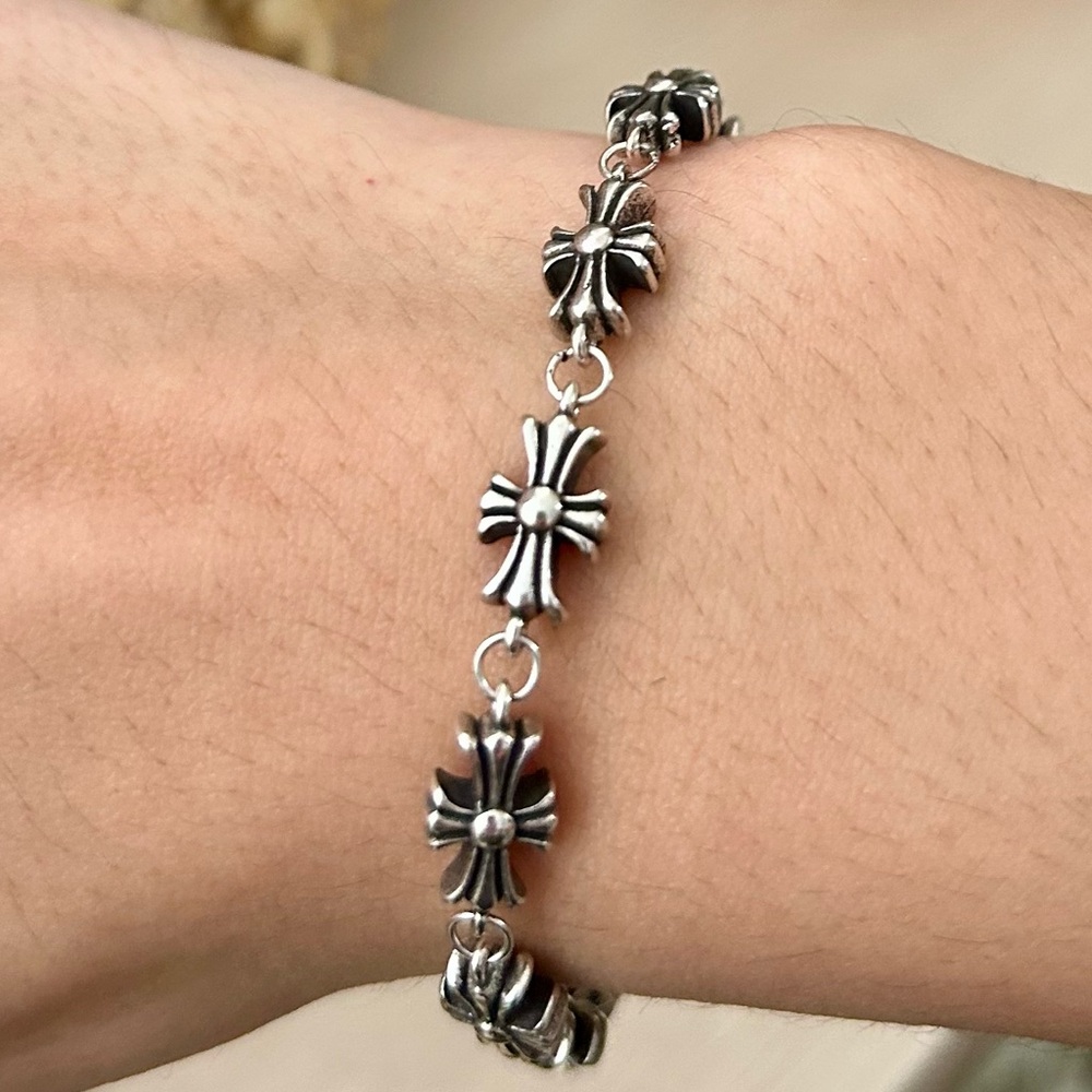 Tiny e Chrome Hearts Inspired Cross Bracelet – 7” Silver Tone